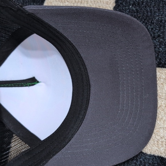 Great Wolf Lodge Neon 80s 90s Trucker Hat Adjustable Ducko - Picture 5 of 7